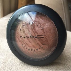 LE MAC Mineralize Skinfinish in So Ceylon