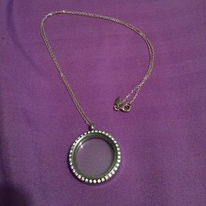 !**Authentic Origami Owl necklace**!