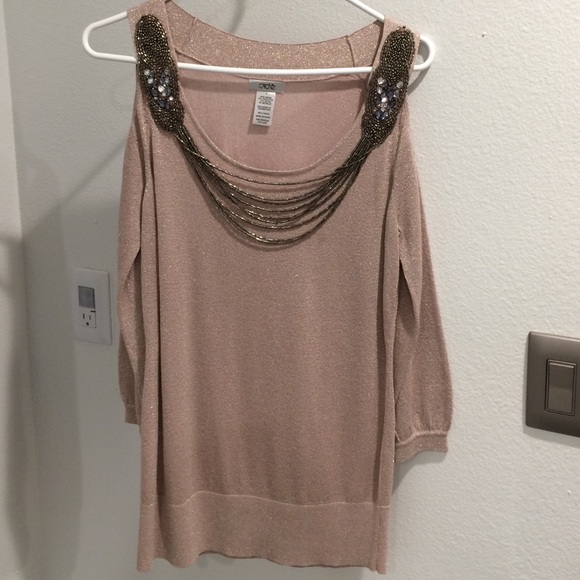 Cache size small, 3/4 length sleeve shirt