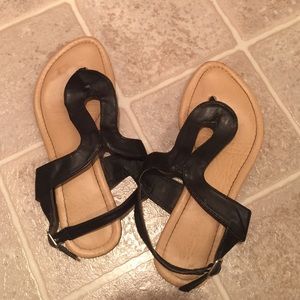 Black sandal flats