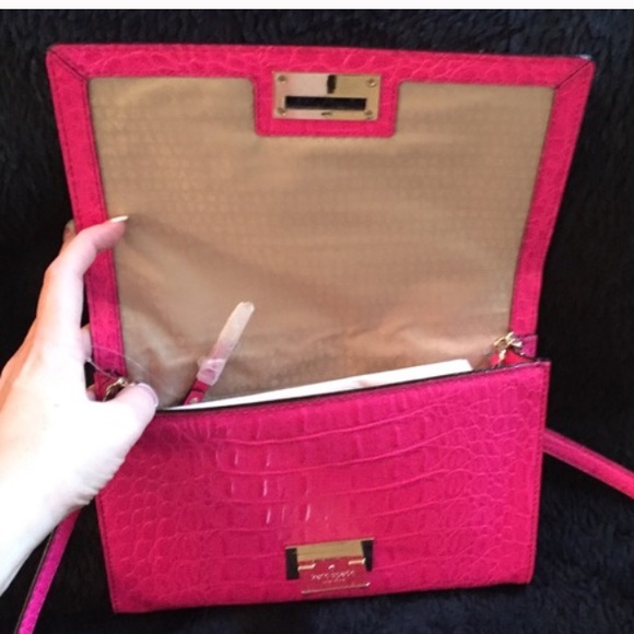 🎉 HP 🎉NWT kate spade Fuschia Crossbody/Clutch - Picture 2 of 4