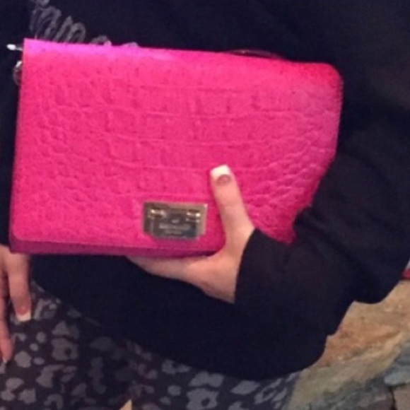 🎉 HP 🎉NWT kate spade Fuschia Crossbody/Clutch - Picture 3 of 4