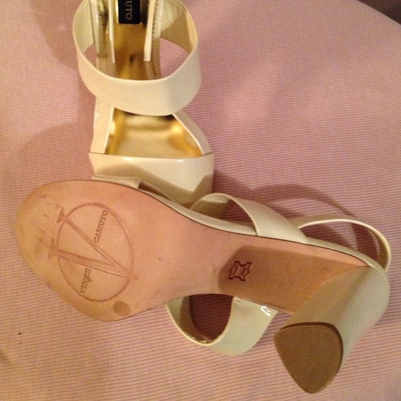 Designer Shoes - Picture 3 of 4