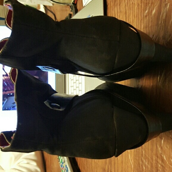 Black booties - Picture 2 of 3