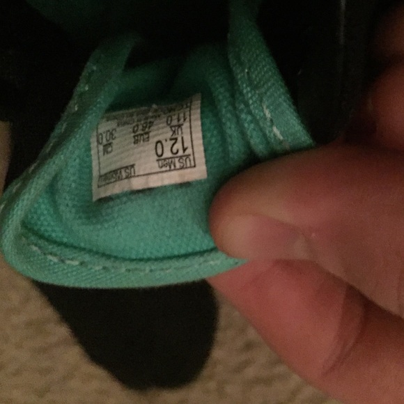 Vans - Picture 3 of 3