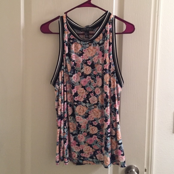Forever 21 tank