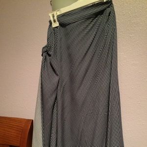 Knee length American apparel skirt with slit