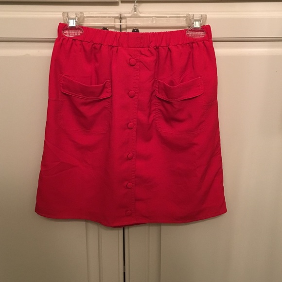 Cute red skirt with buttons