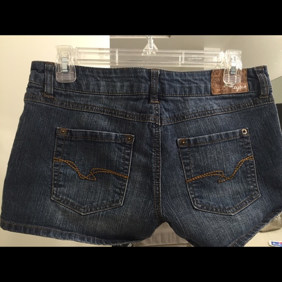 Jean shorts - Picture 2 of 3