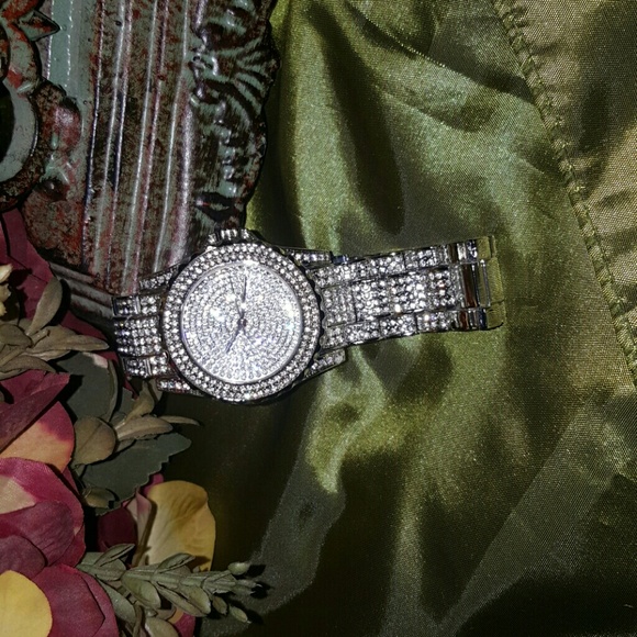 Watch - Picture 2 of 3