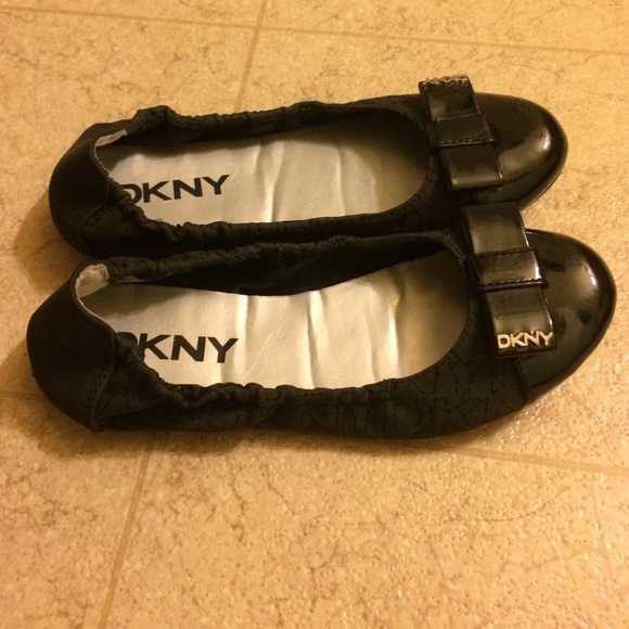 DKNY ballerina flats
