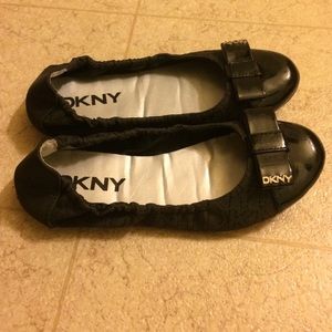 DKNY ballerina flats