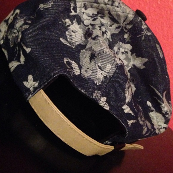 True snap back - Picture 2 of 2