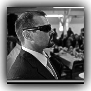 Meet your Posher, Dennis