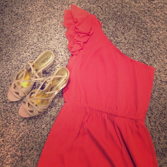 One shoulder party dress