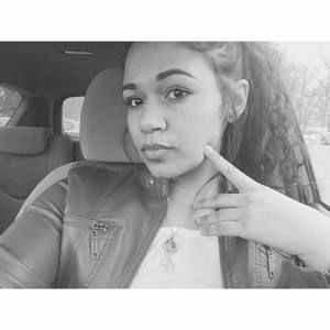 Meet your Posher, Courtney