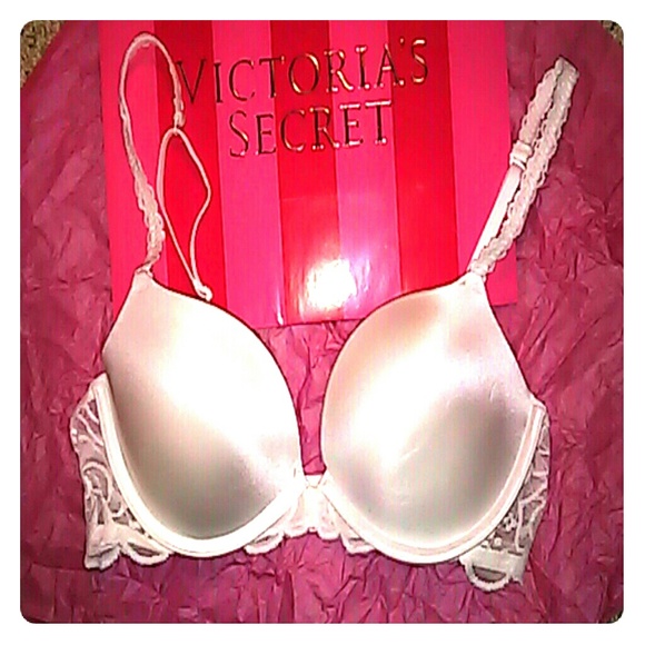 VS Pink bra