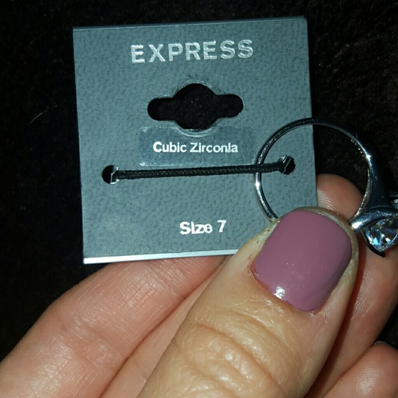 Express Ring - Picture 3 of 4