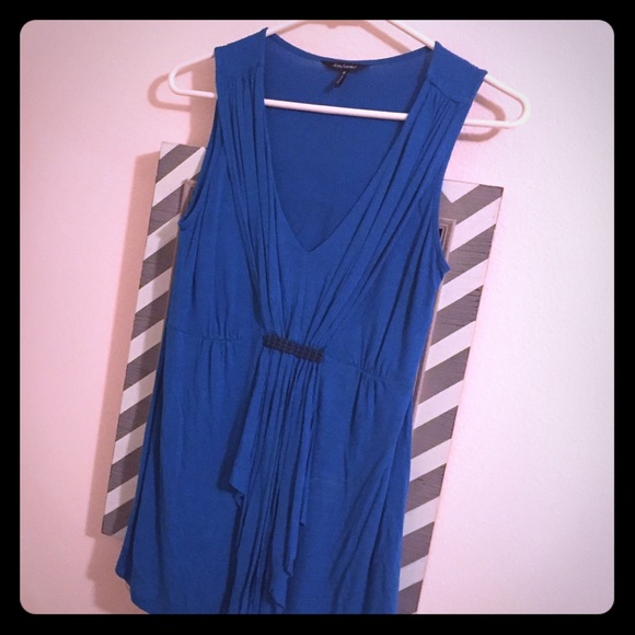 V neck flowy professional top