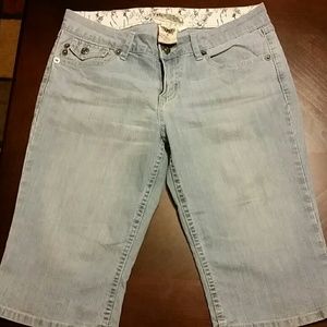 YMI new knee high Jean shorts size 9