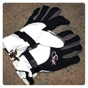 Ski/snowboard women gloves size small