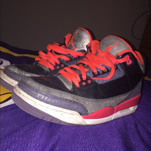 SELLING JORDAN III CRIMSON MENS - Picture 2 of 4