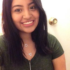 Meet your Posher, Lourdes