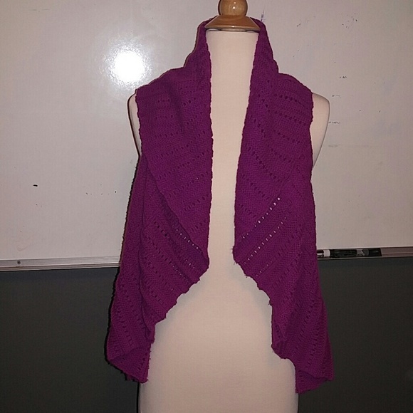 Fuschia shrug