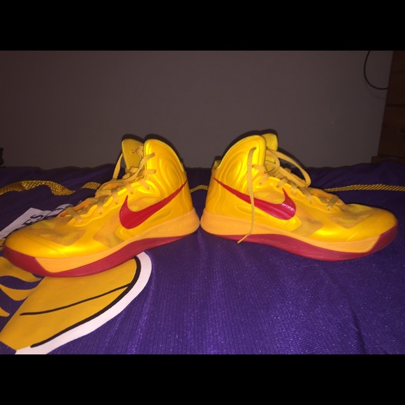 SELLING NIKE HYPERFUSE - Picture 3 of 3
