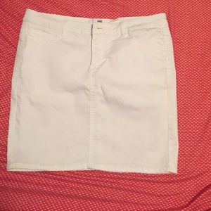 Cute white mini skirt