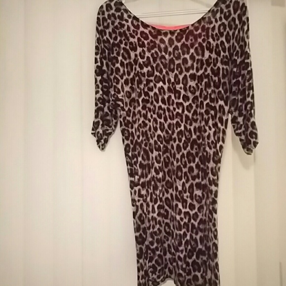 Leopard print with open back soup shirt