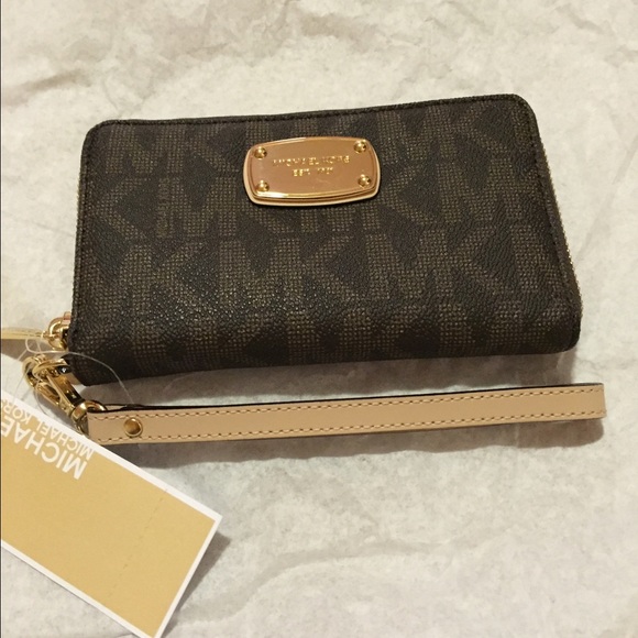 Michael Kors Handbags - Large wristlet