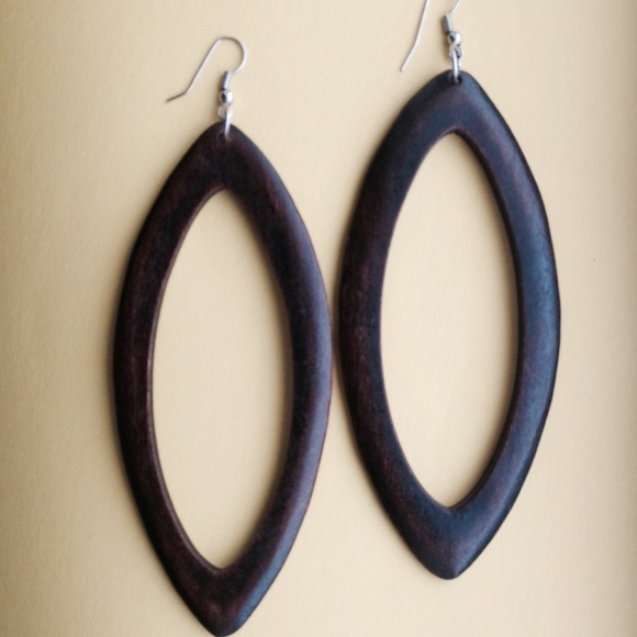 Jewelry - 🌹✅2/$13 Dark Brown woody oval earrings