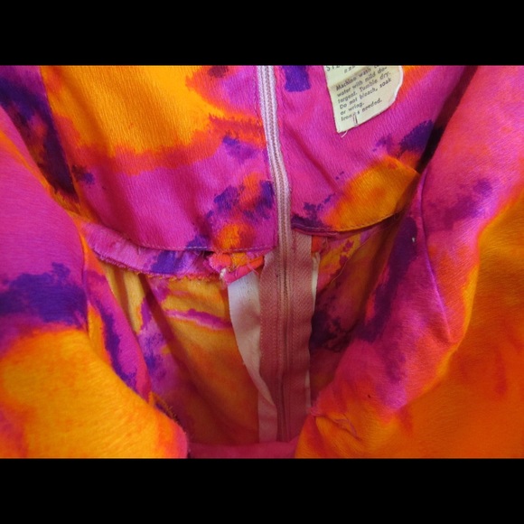 Gorgeous Hawaiian Sunset Dress ☀️ - Picture 3 of 4