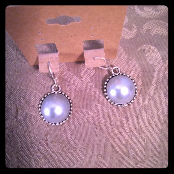 Handmade gray pearl earrings