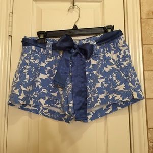 Express shorts with removable blue ribbon belt