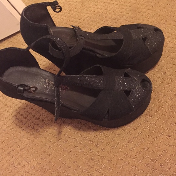 Shoes - Picture 2 of 2