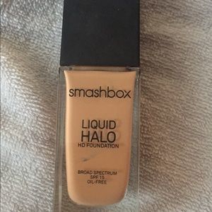 Smashbox liquid halo HD foundation