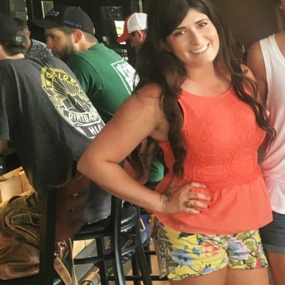 Meet your posher! - Picture 3 of 4