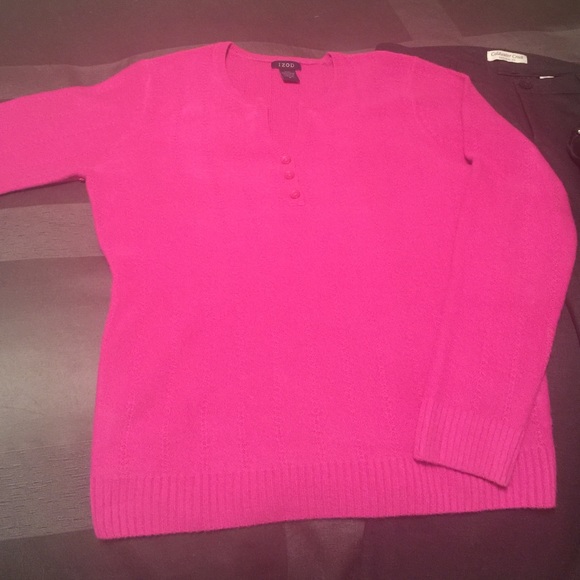 Sweater - Picture 3 of 4