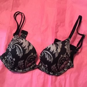 Black VS Bra 32A