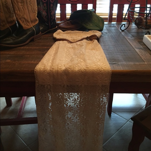 Cream lace overlay strapless dress - Picture 2 of 3