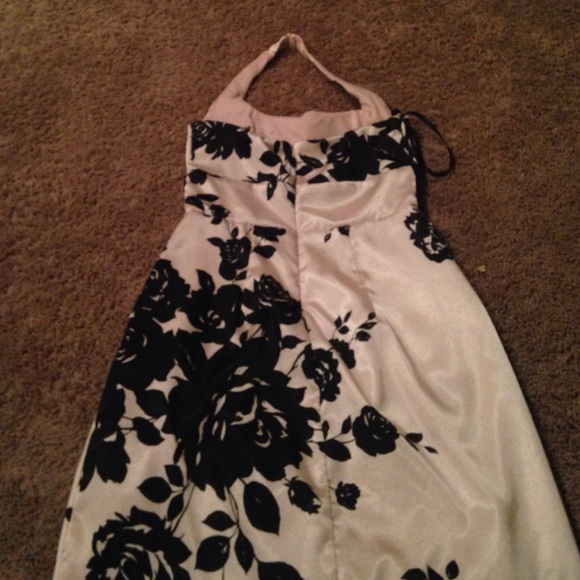 Halter top floral dress - Picture 4 of 4