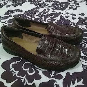 Easy Spirit comfy loafers