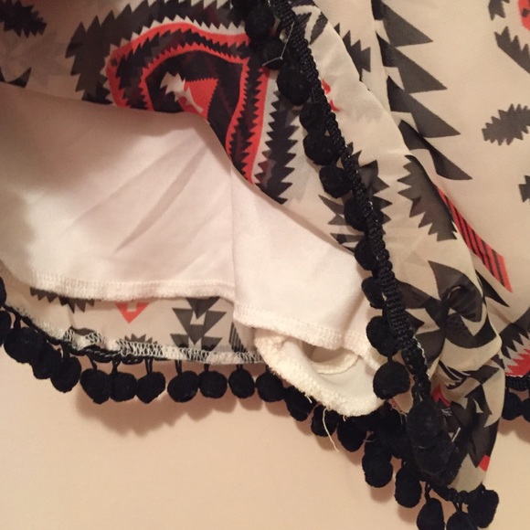 Tribal Print Shorts - Picture 4 of 4