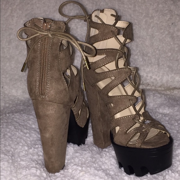 Taupe lace up suede heels - Picture 3 of 4
