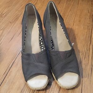 New Toms wedges