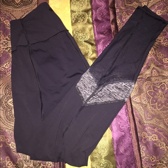 {SOLD ON MERC} Grey/Mesh Lululemon Leggings