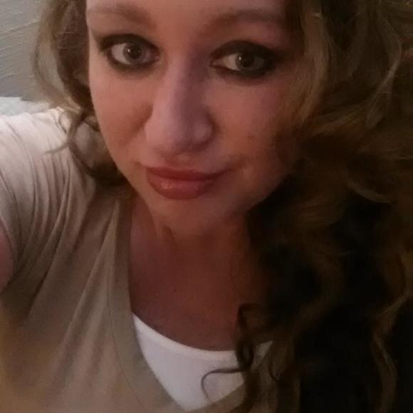 Meet your Posher, Jessica - Picture 1 of 1