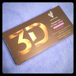 BNIB Younique fiber mascara 3D+ NEW